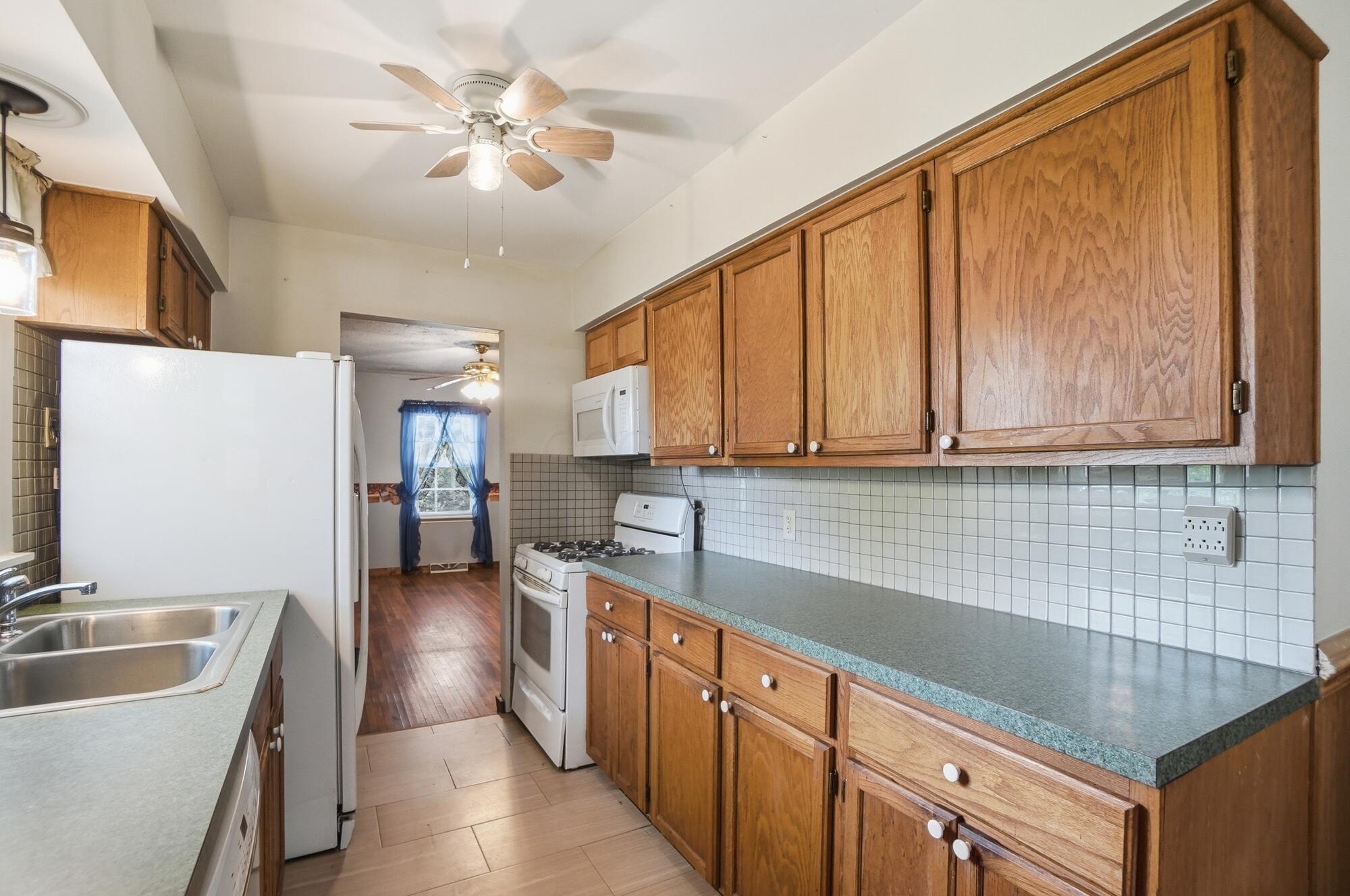 2318 Rodger Road Columbus, OH 43207 - Photo 9 of 41 049