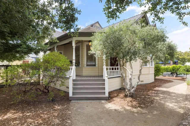 $825,000 | 531 East Washington Street, Petaluma, CA 94952