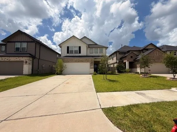 $2,450 | 2719 Oakleaf Ash Lane, Fresno, TX 77545