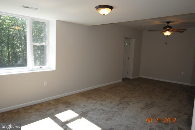 1700 South Timber Ridge Road Cross Junction, VA 22625 - Photo 17 of 30 Family Room