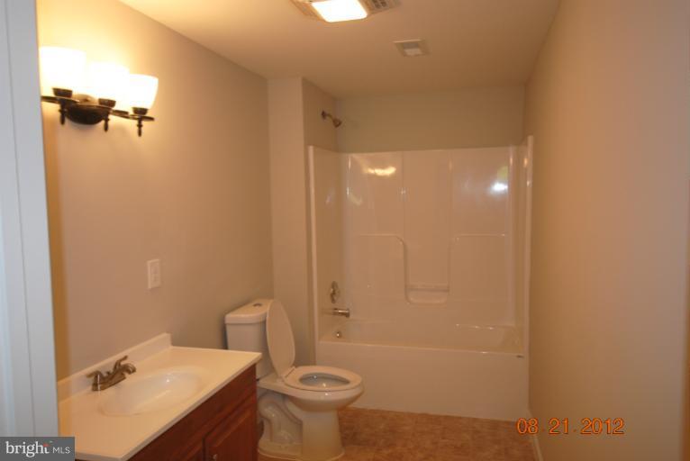 1700 South Timber Ridge Road Cross Junction, VA 22625 - Photo 4 of 30 Bath
