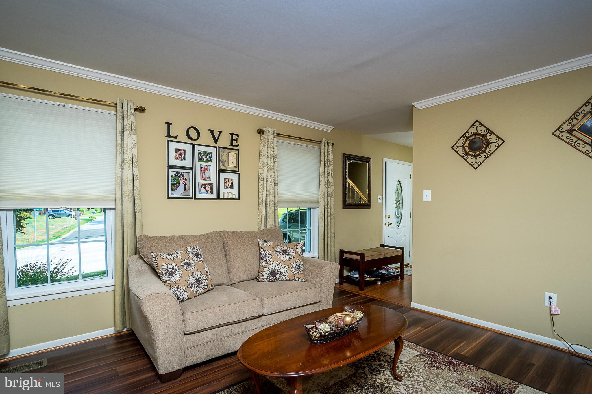 3425 Northwind Road Baltimore, MD 21234 - Photo 5 of 30 Living Room