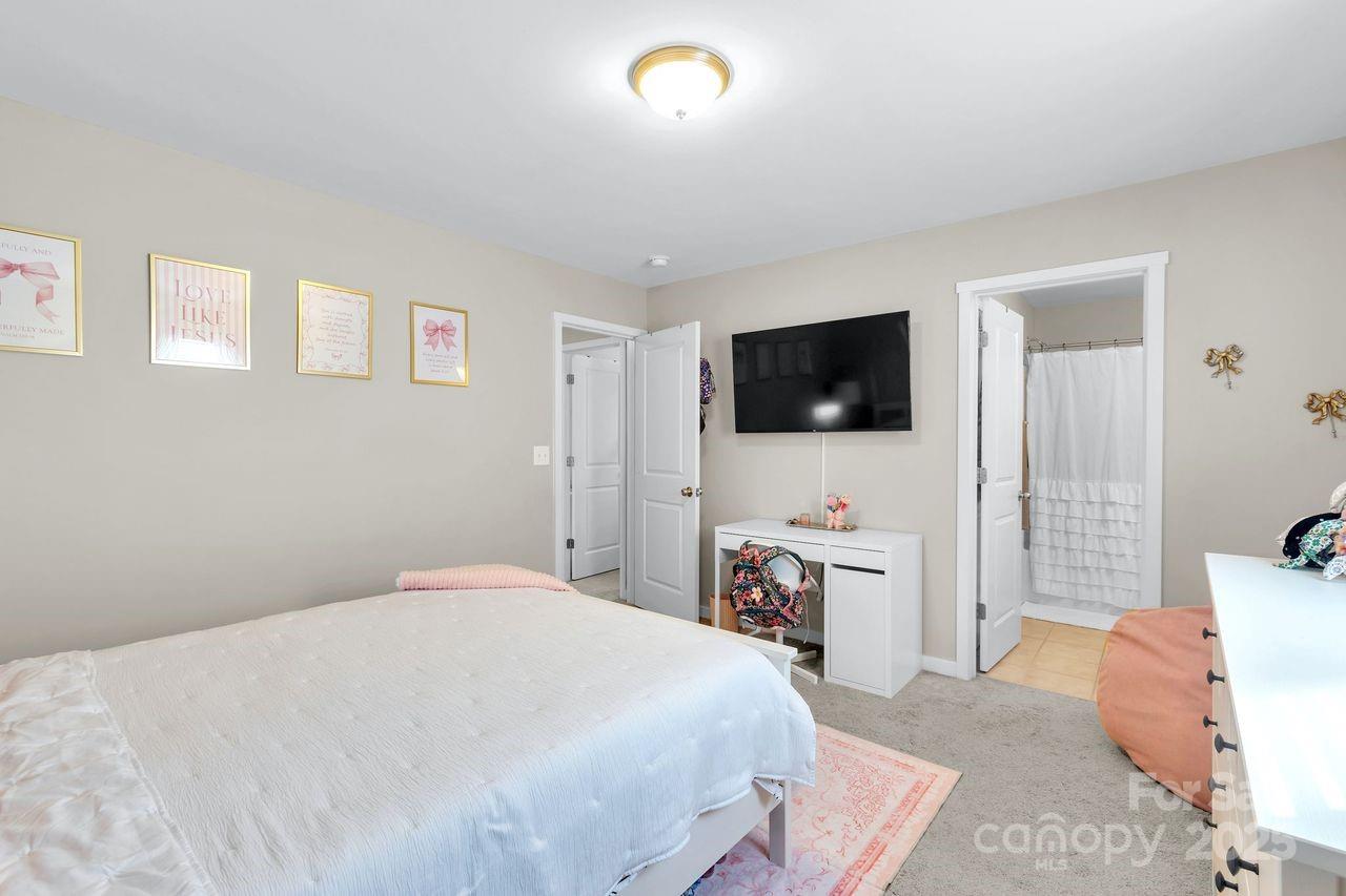 431 Battery Circle Lake Wylie, SC 29710 - Photo 24 of 33