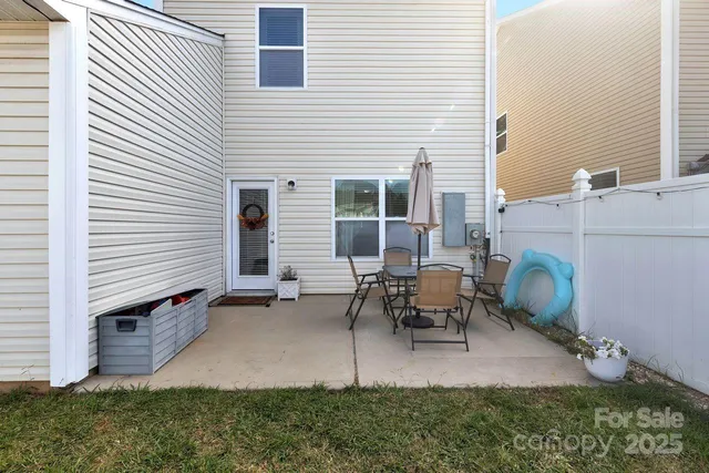 $330,000 | 431 Battery Circle, Lake Wylie, SC 29710