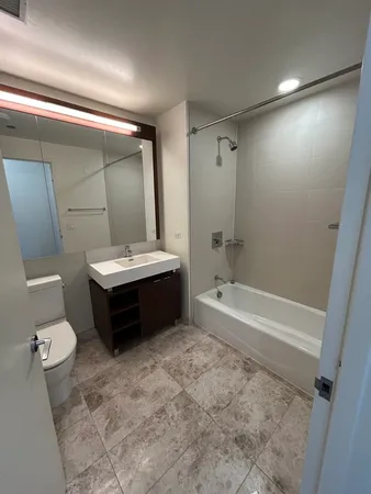 $2,805 | 500 North Lake Shore Drive, Unit 409, Chicago, IL 60611