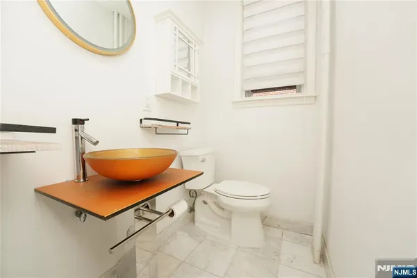 $2,900 | 804 Fairview Lane, Unit 2, Fort Lee, NJ 07024