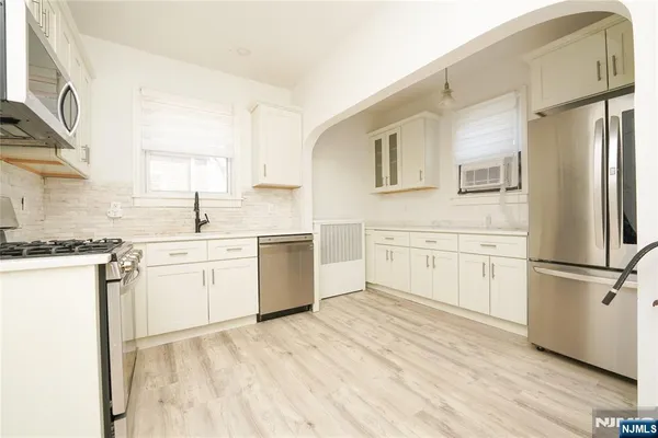 $2,900 | 804 Fairview Lane, Unit 2, Fort Lee, NJ 07024