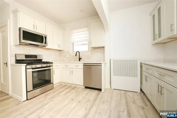 $2,900 | 804 Fairview Lane, Unit 2, Fort Lee, NJ 07024