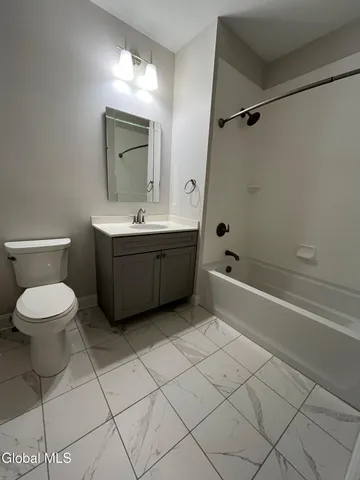 $2,192 | 130 Excelsior Avenue, Unit 303, Saratoga Springs, NY 12866