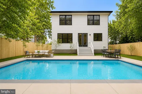 $2,350,000 | 923 17th Street South, Arlington, VA 22202