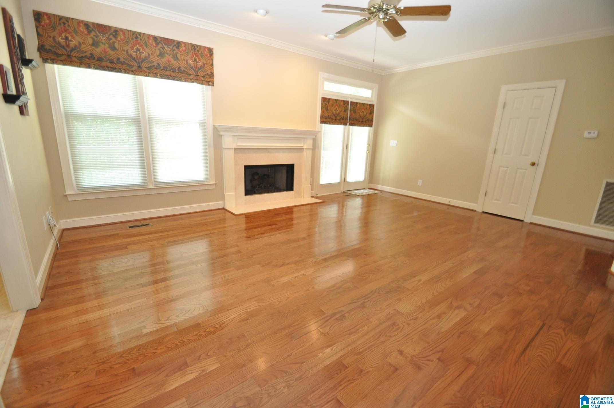 403 Norwick Circle Alabaster, AL 35007 - Photo 3 of 9