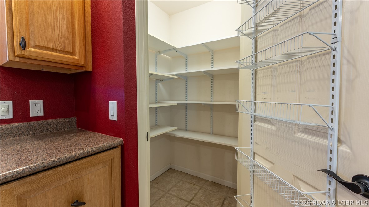 46 Watkins Road Camdenton, MO 65020 - Photo 14 of 60 Large pantry