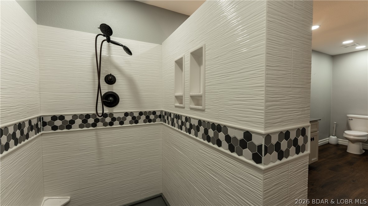 46 Watkins Road Camdenton, MO 65020 - Photo 31 of 60 Huge tile walk-in shower