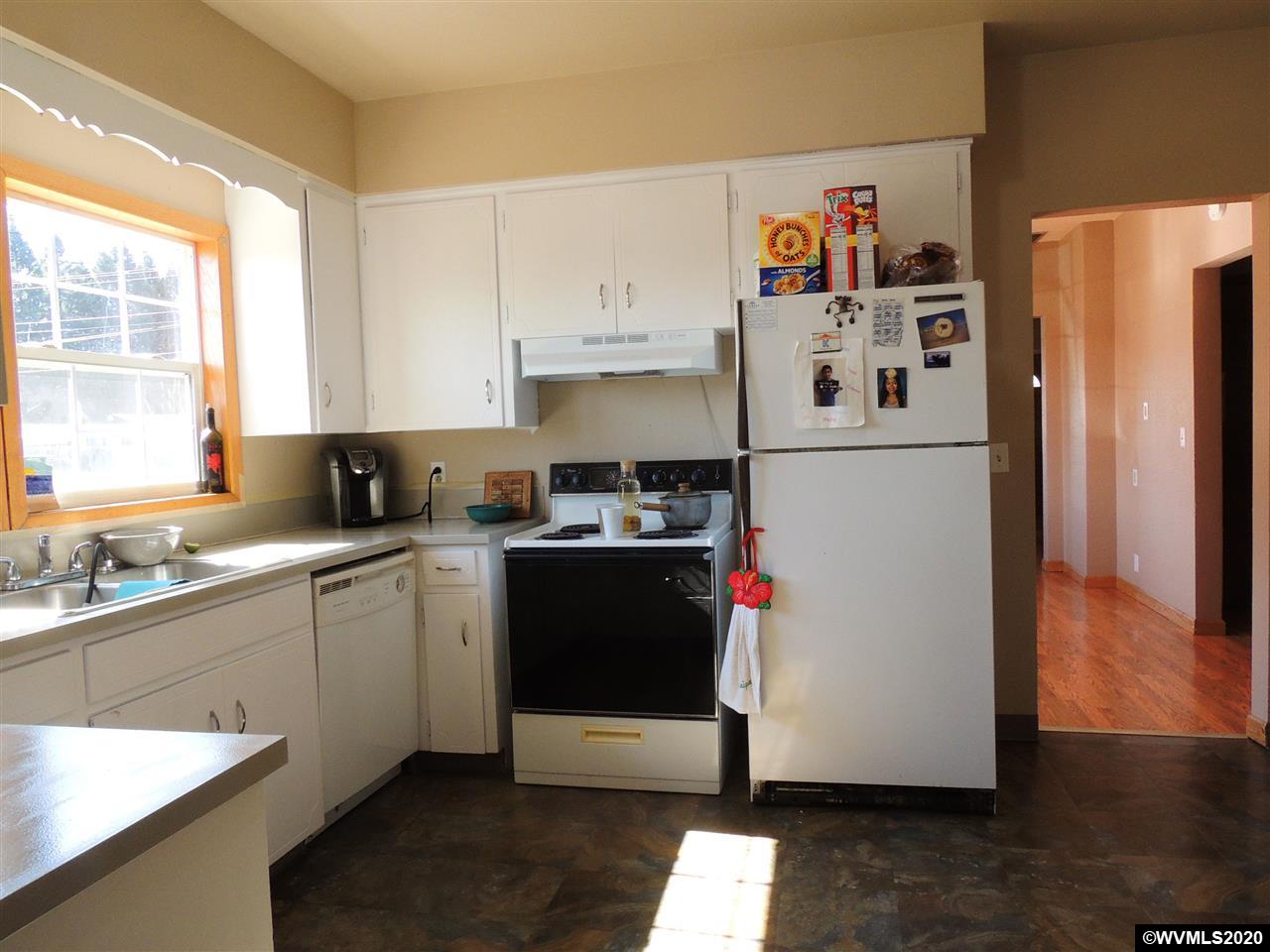 3250 Brown Road Northeast Salem, OR 97305 - Photo 10 of 22 Gallery Image 10