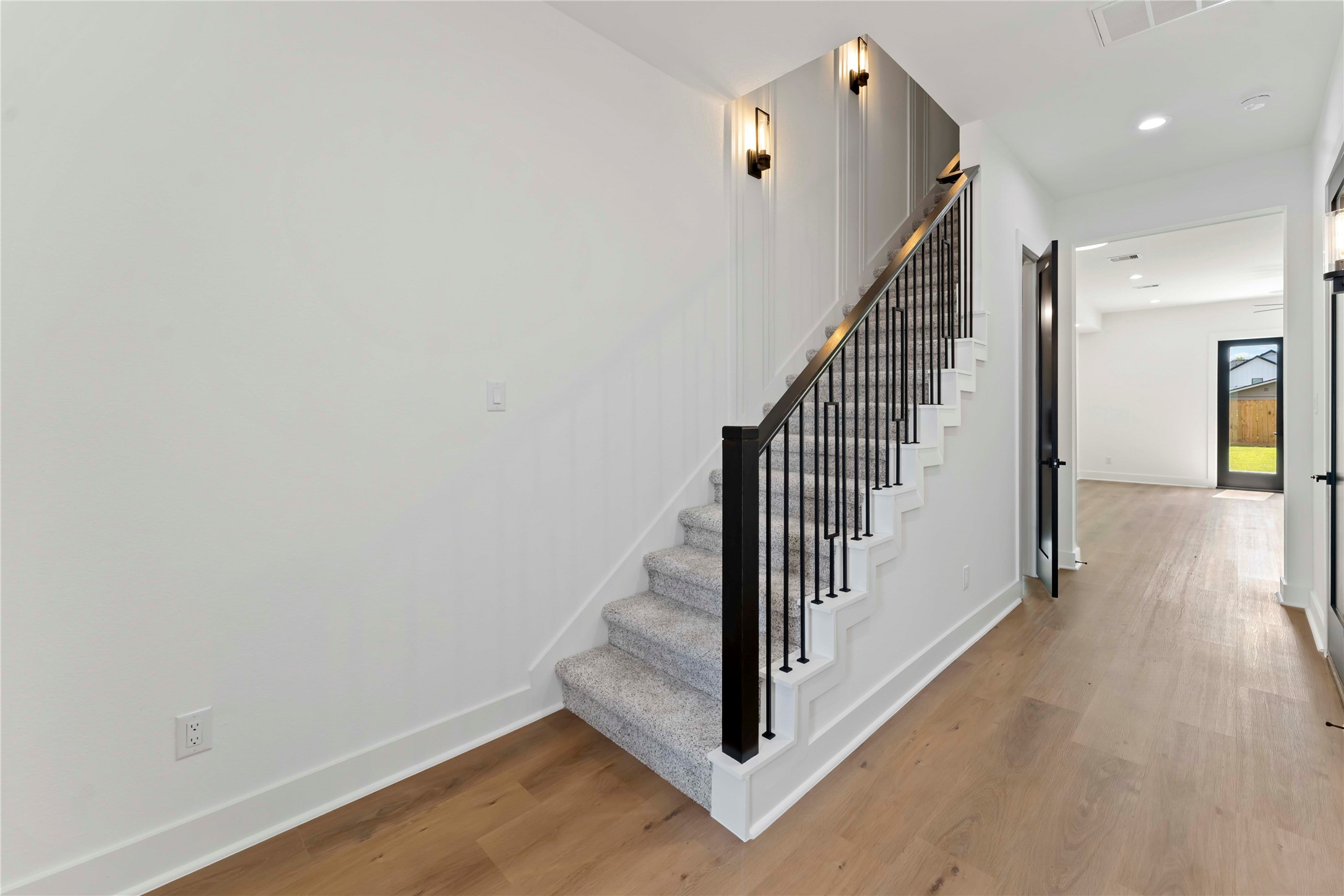 8501 Safeguard Street, Unit B Houston, TX 77051 - Photo 5 of 30