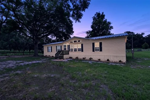 $319,500 | 18546 Northeast 5th Terrace Road, Citra, FL 32113