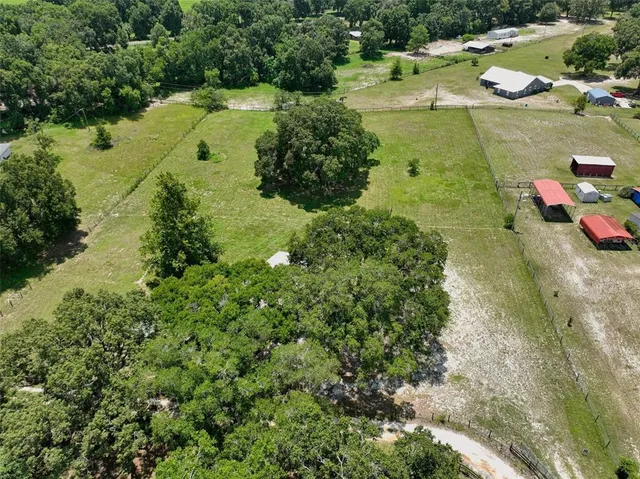 $319,500 | 18546 Northeast 5th Terrace Road, Citra, FL 32113