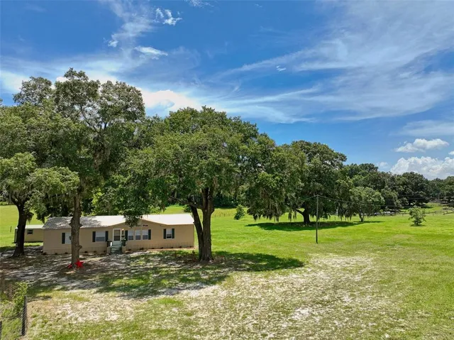 $319,500 | 18546 Northeast 5th Terrace Road, Citra, FL 32113