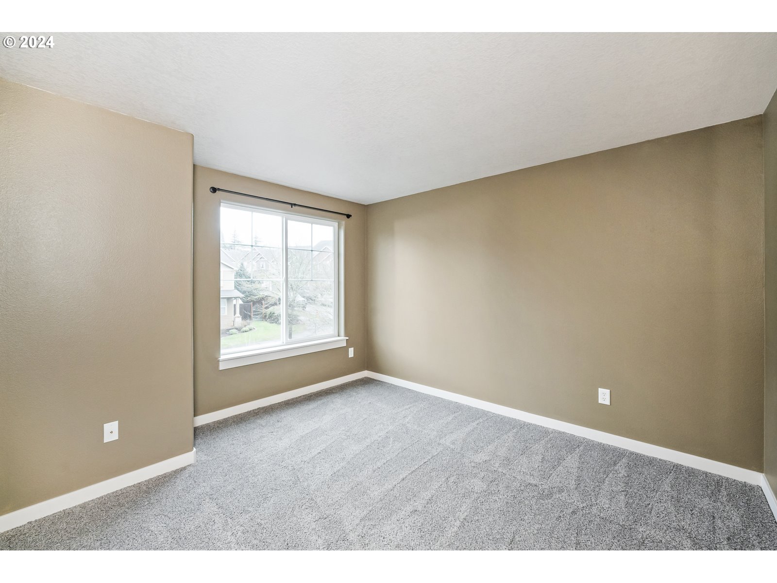 37816 Hamilton Ridge Drive Sandy, OR 97055 - Photo 30 of 33 Bedroom