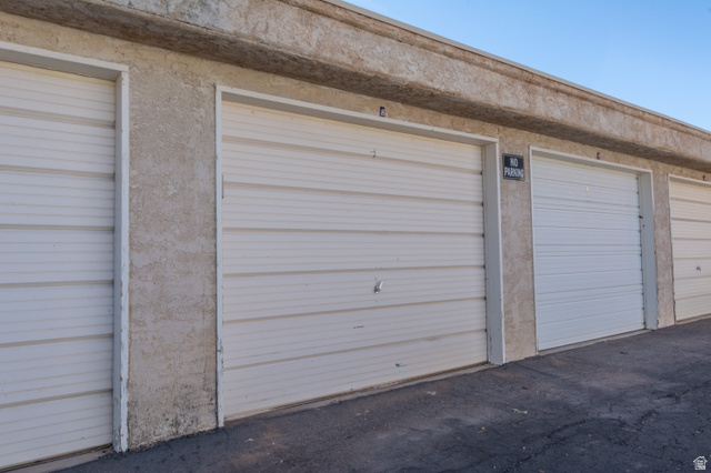 860 South Village Road, Unit Y8 St. George, UT 84770 - Photo 29 of 29 View of garage
