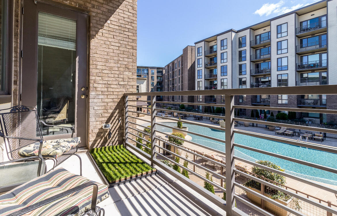 200 Manufacturers Road, Unit 342 Chattanooga, TN 37405 - Photo 17 of 21 Personal Balcony