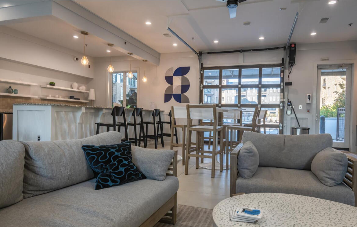 200 Manufacturers Road, Unit 342 Chattanooga, TN 37405 - Photo 8 of 21 Lifting Door