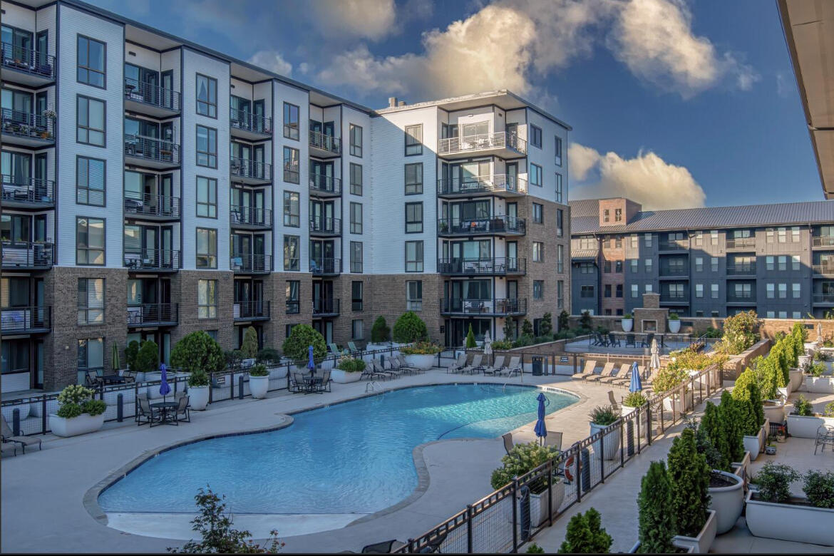 200 Manufacturers Road, Unit 342 Chattanooga, TN 37405 - Photo 9 of 21 Beach Entry Pool