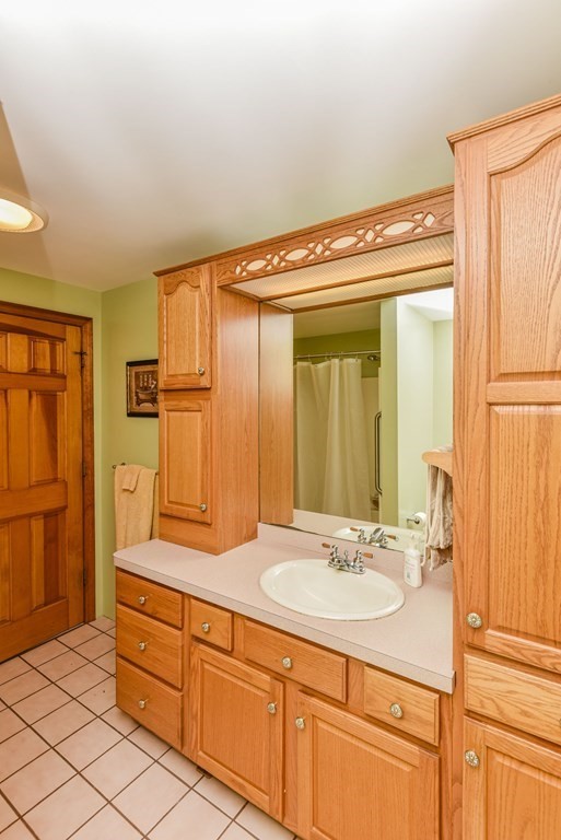 26 Cranmore Road Norwood, MA 02062 - Photo 19 of 41 Gallery Image 19