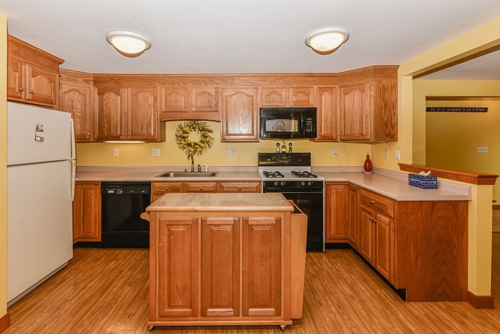 26 Cranmore Road Norwood, MA 02062 - Photo 10 of 41 Gallery Image 10