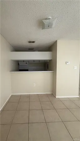 $650 | 118-120 Gastel Circle, Unit 12, Edinburg, TX 78539