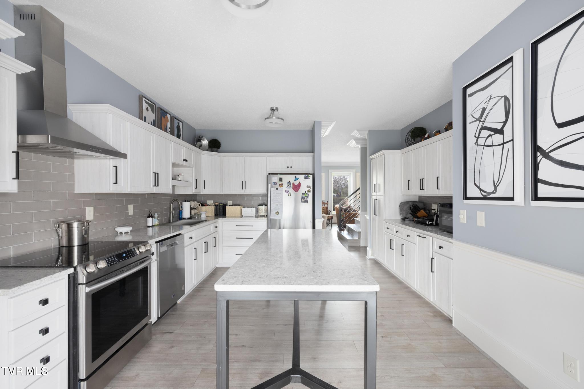 112 Barberry Road, Unit 40 Johnson City, TN 37604 - Photo 13 of 35 Sunroom into kitchen