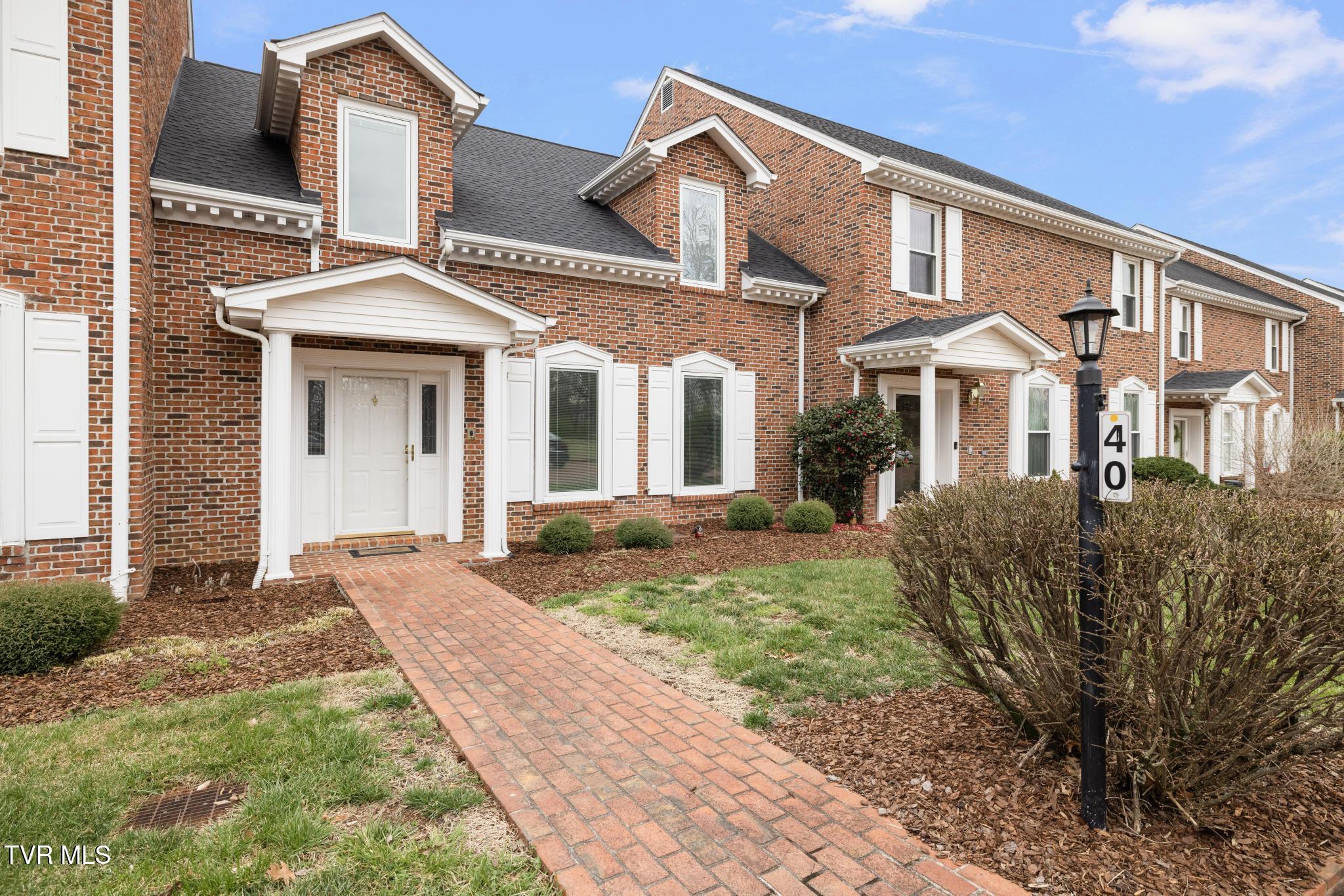 112 Barberry Road, Unit 40 Johnson City, TN 37604 - Photo 2 of 35 Side view