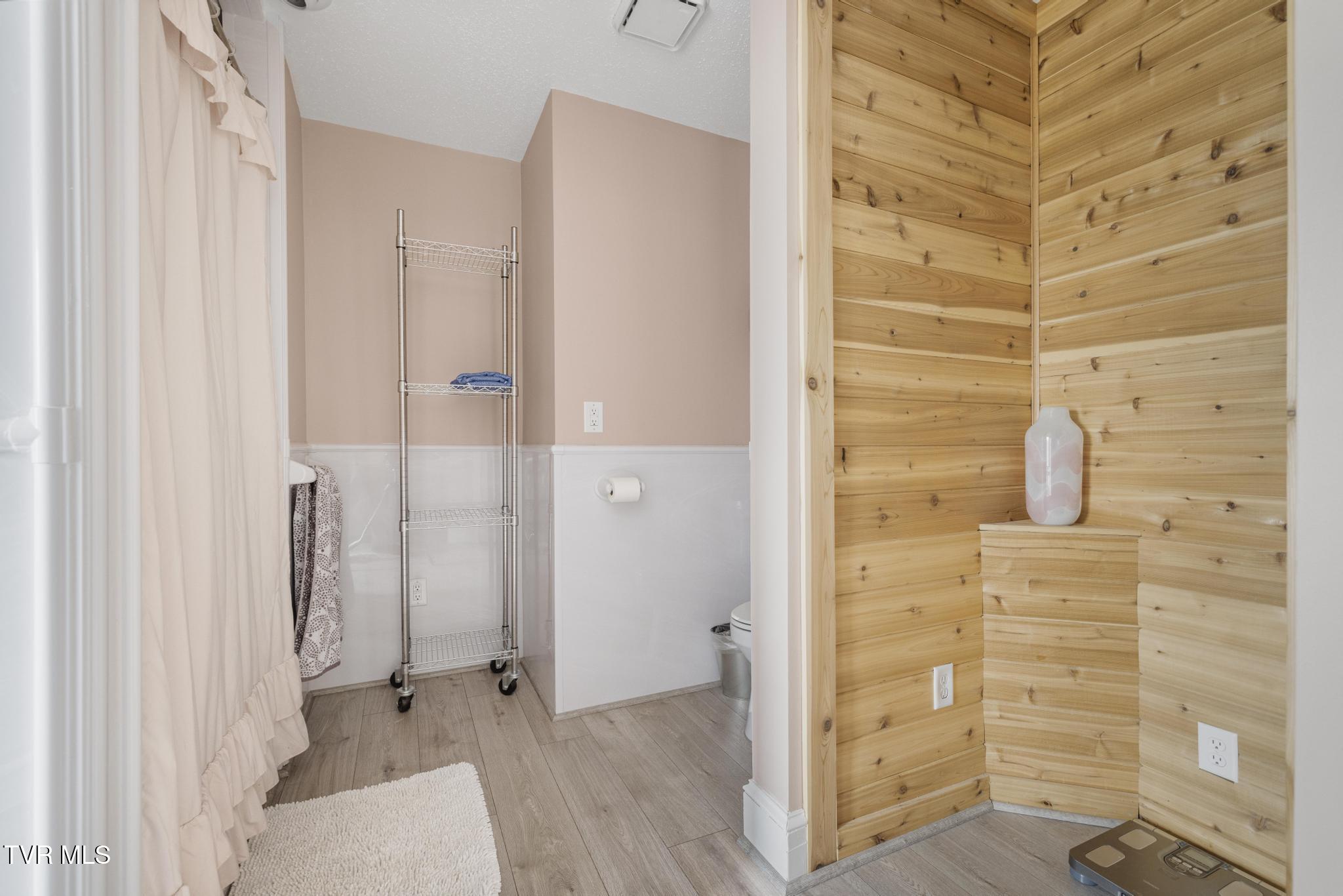 112 Barberry Road, Unit 40 Johnson City, TN 37604 - Photo 25 of 35 Primary bathroom