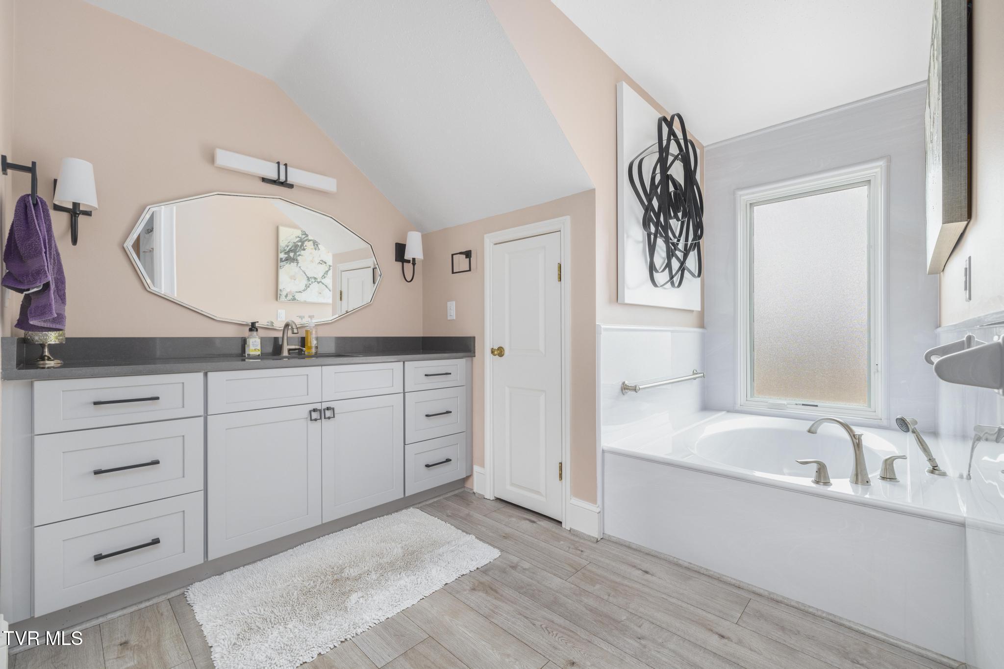 112 Barberry Road, Unit 40 Johnson City, TN 37604 - Photo 26 of 35 Primary bathroom