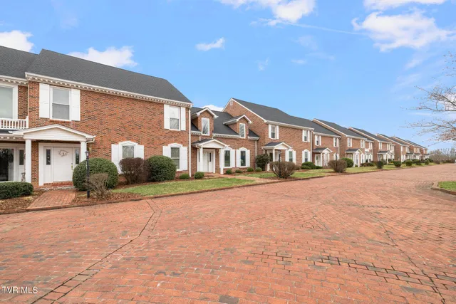 $449,800 | 112 Barberry Road, Unit 40, Johnson City, TN 37604