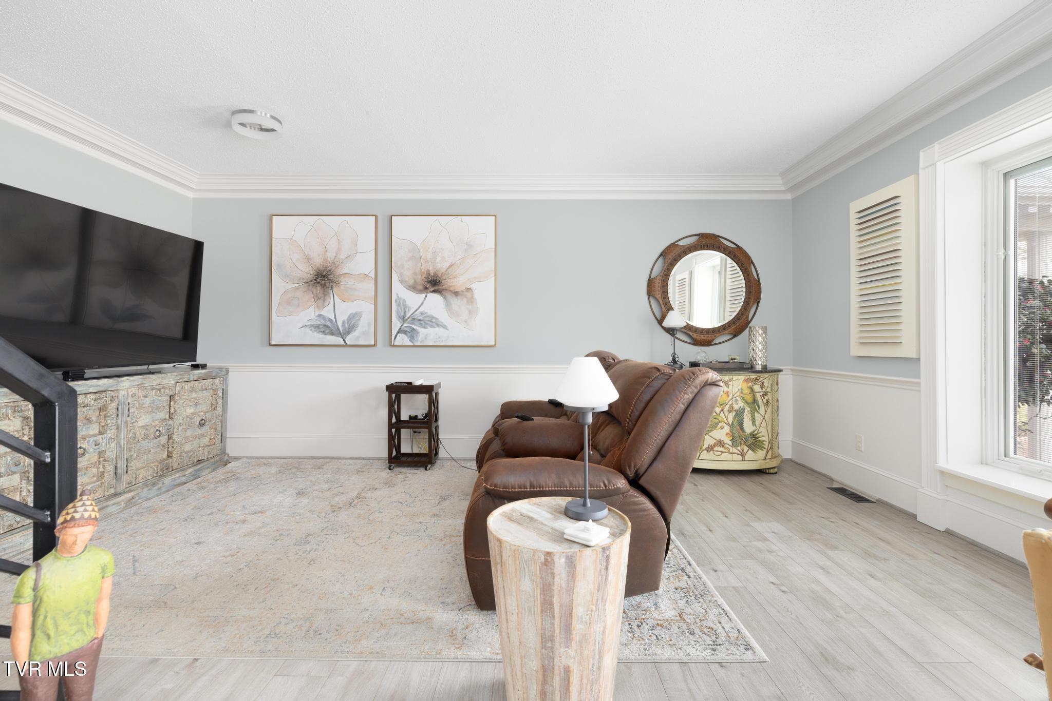 112 Barberry Road, Unit 40 Johnson City, TN 37604 - Photo 7 of 35 Living room
