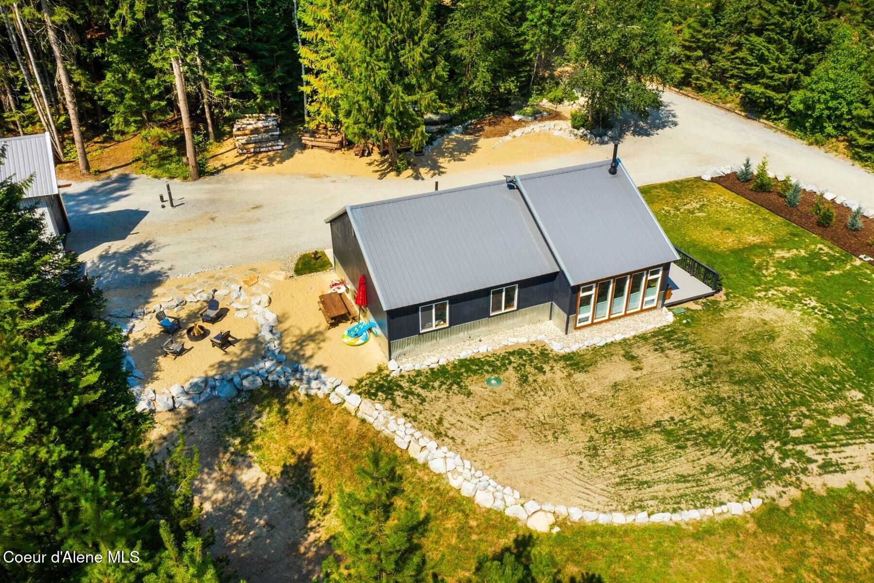 1042 North Wrenco Road Sandpoint, ID 83864 - Photo 35 of 41 Comfortable Space All Around