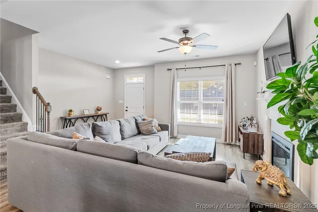 $2,300 | 101 East 6th Avenue, Raeford, NC 28376