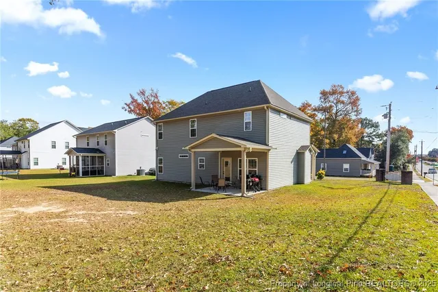 $2,300 | 101 East 6th Avenue, Raeford, NC 28376