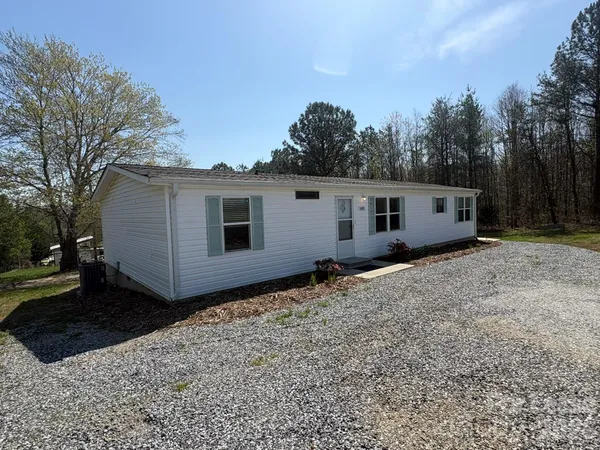 $1,400 | 5185 Dysartsville Road, Morganton, NC 28655
