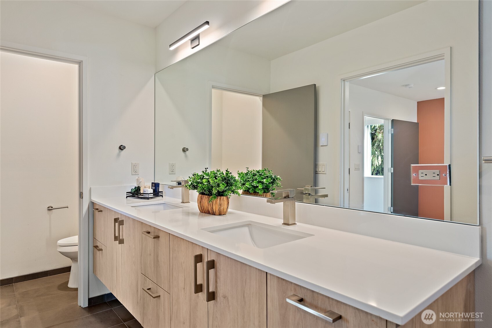 8424 24th Avenue Southwest Seattle, WA 98106 - Photo 21 of 39