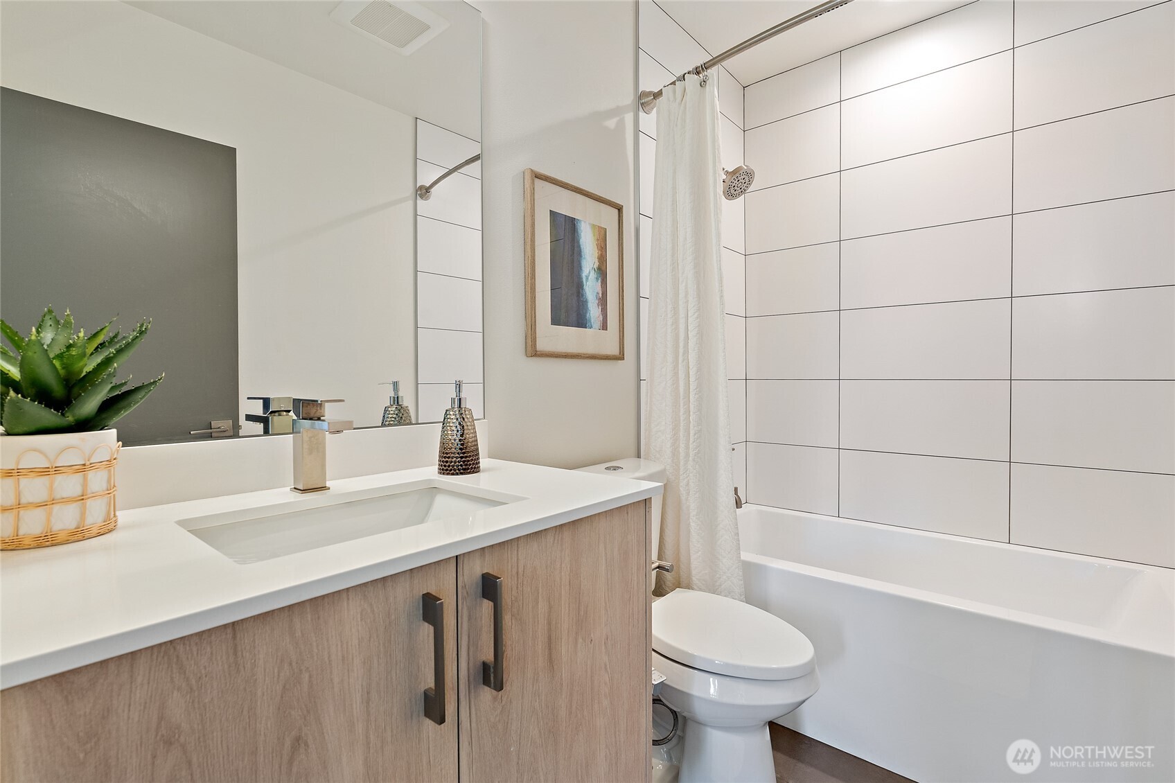8424 24th Avenue Southwest Seattle, WA 98106 - Photo 32 of 39