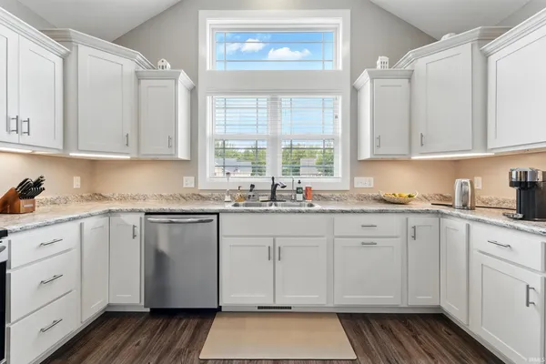 $425,000 | 17009 Hamptons Parkway, Woodburn, IN 46797