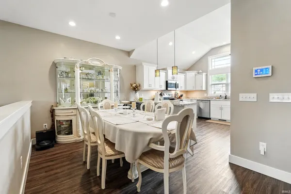 $425,000 | 17009 Hamptons Parkway, Woodburn, IN 46797