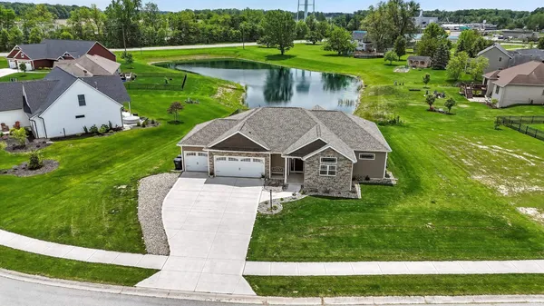 $425,000 | 17009 Hamptons Parkway, Woodburn, IN 46797