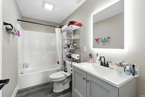 $425,000 | 17009 Hamptons Parkway, Woodburn, IN 46797