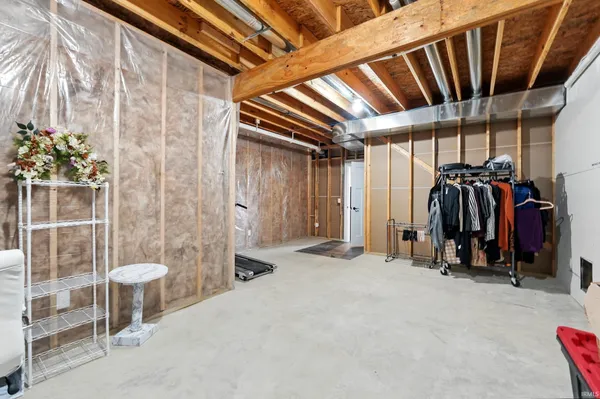 $425,000 | 17009 Hamptons Parkway, Woodburn, IN 46797