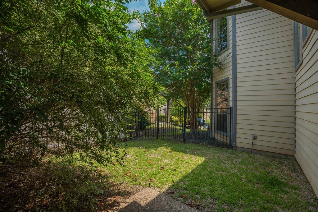 7804 Keechie Drive McKinney, TX 75070 - Photo 37 of 39 a backyard of a house with lots of green space