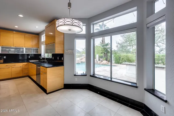 $995,900 | 13210 North 13th Street, Phoenix, AZ 85022