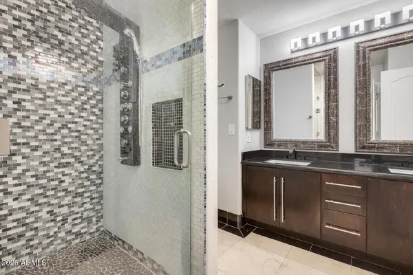 $995,900 | 13210 North 13th Street, Phoenix, AZ 85022
